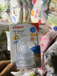 Set 2 núm vú Pigeon SofTouch cho bình cổ rộng đủ size