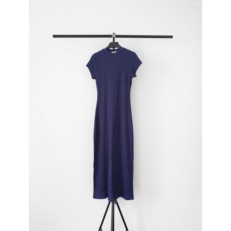 [Mã FAMALLT5 giảm 15% đơn 150k] Đầm gân xẻ bên AfterBefore | BigBuy360 - bigbuy360.vn