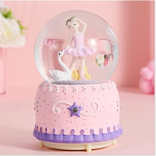 Quả cầu pha lê tuyết có hộp phát nhạc và đèn phát sáng xinh xắn kèm pin tiện ích