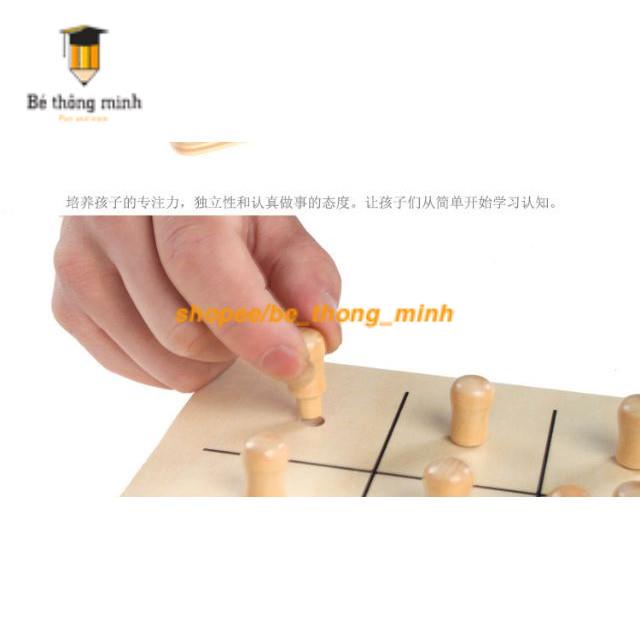 Giáo cụ Montessori - Kỹ năng cầm bằng 2 ngón tay