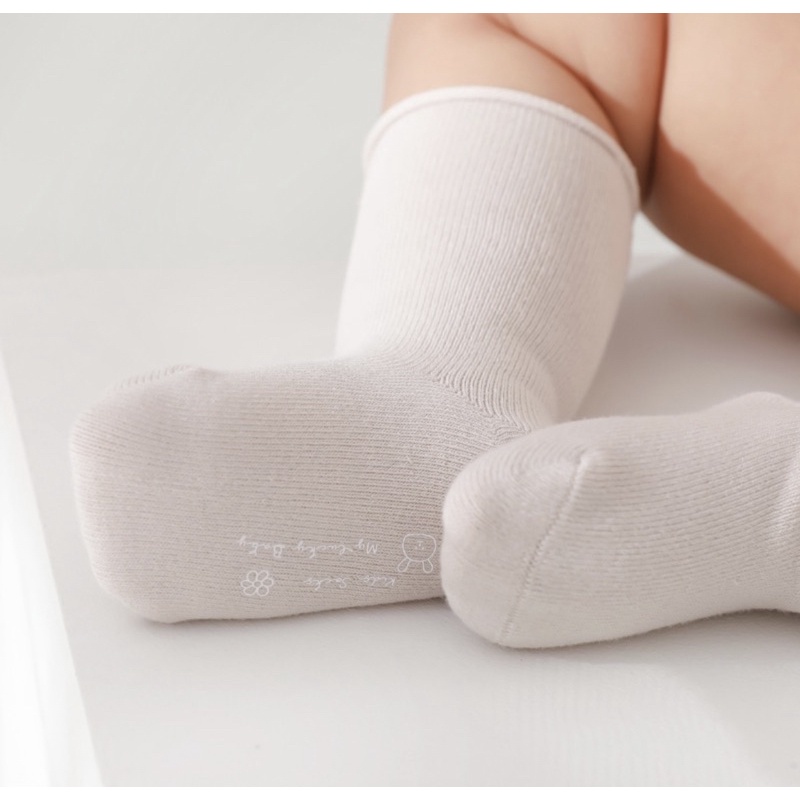Set 3 Đôi Tất cho trẻ sơ sinh chống hằn chân cho bé 0-8 Tuổi màu sắc đáng yêu.