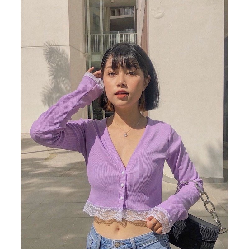Áo croptop cổ V tay dài phối ren nút giả chất thun gân