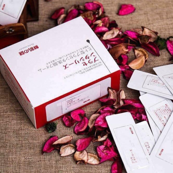 Mặt nạ ủ trắng nhau thai Nhật
