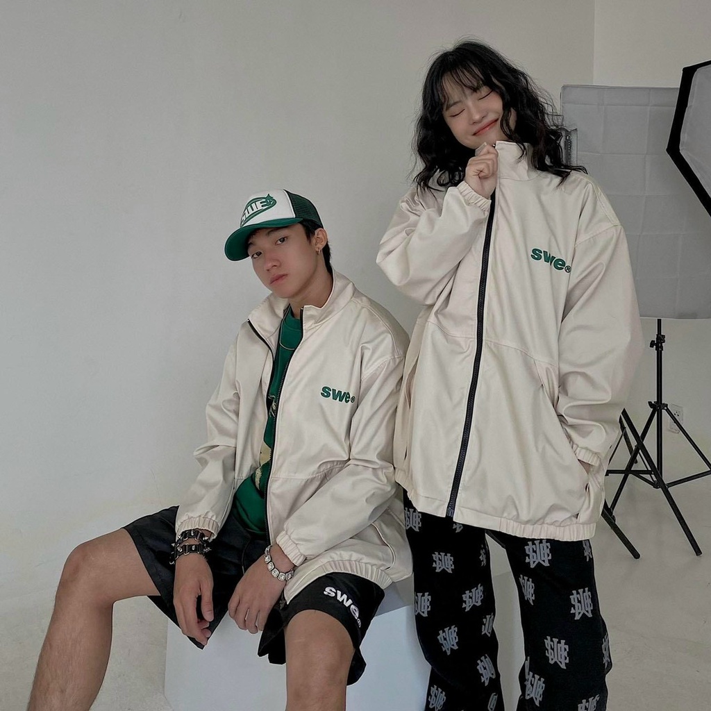Áo khoác dù nam nữ unisex cổ cao logo in SWE* basic trơn 2 lớp hàng bán chạy