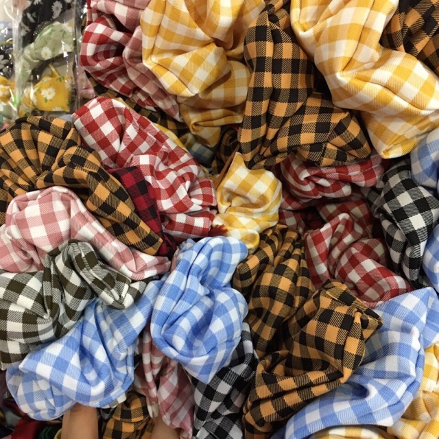 Buộc tóc kẻ
