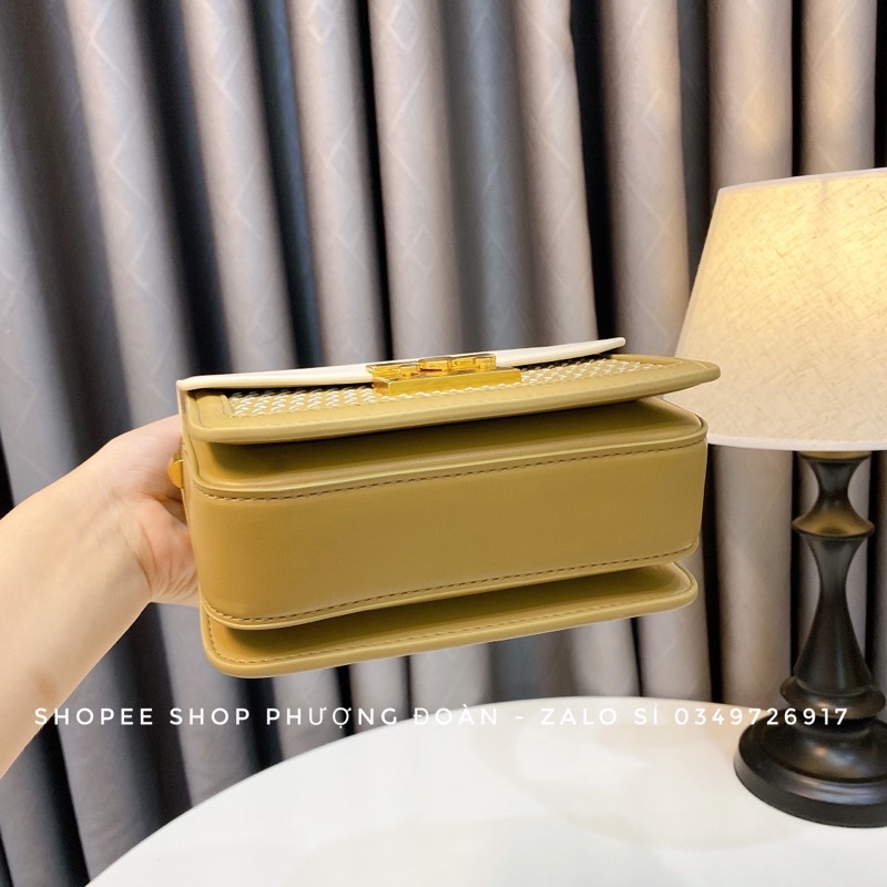 Túi C.K cói size 19cm vừa điện thoại Xuấtttt