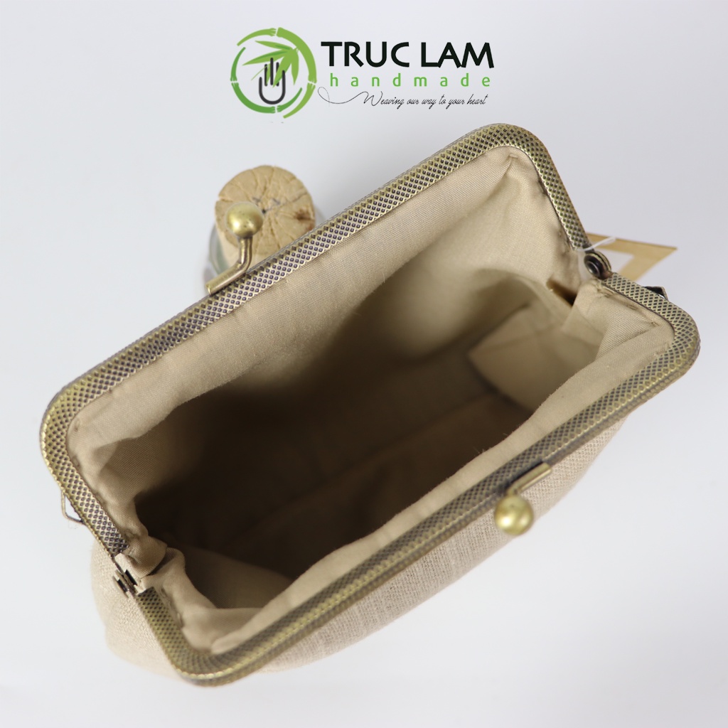 Ví Đeo Chéo Nữ Vải Linen Khóa Nẹp Đồng Họa Tiết Bốn Bông Hoa Thêu Tay - Trúc Lâm Handmade