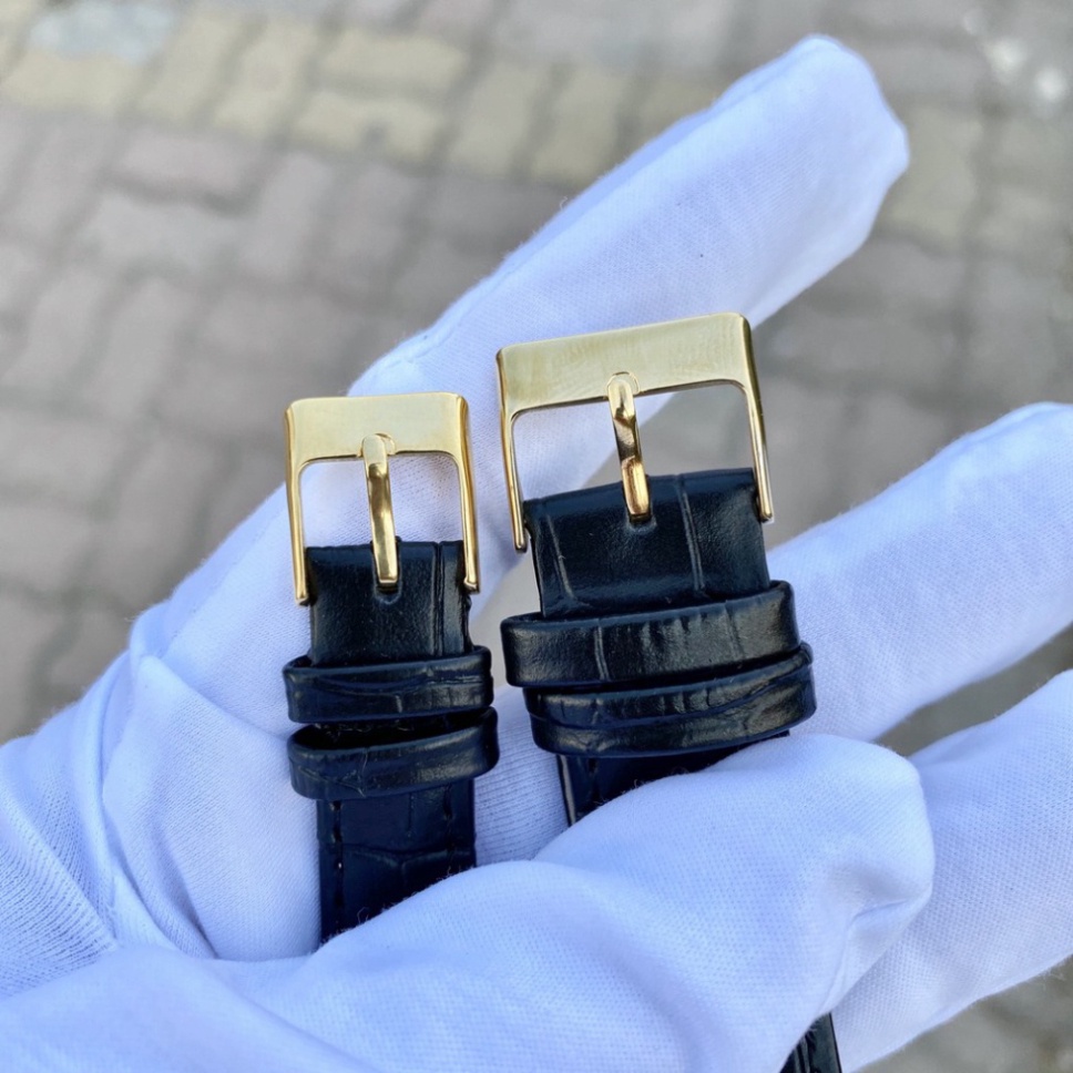 Đồng hồ nữ rolex R075A dây da, đính kim cương, nhỏ xinh, sang trọng.