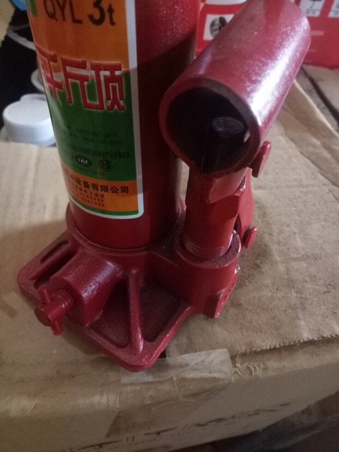 Sản phẩm gia đình làm: kích ô tô 3 tấn rin nâu