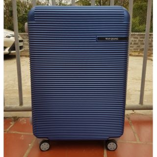 Vali du lịch nhưa cao cấp size 28, sọc, vân 3D chống xước, chống va đập . Ảnh mình tự chụp nhé.