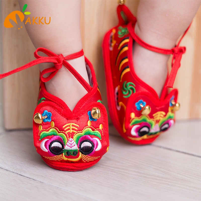 Giày con hổ mừng năm mới/ giáng sinh dành cho em bé gái