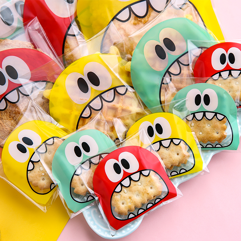 Bộ 100 Túi Nhựa Trong Suốt Đựng Bánh Kẹo Kích Thước 14x14cm Tiện Dụng