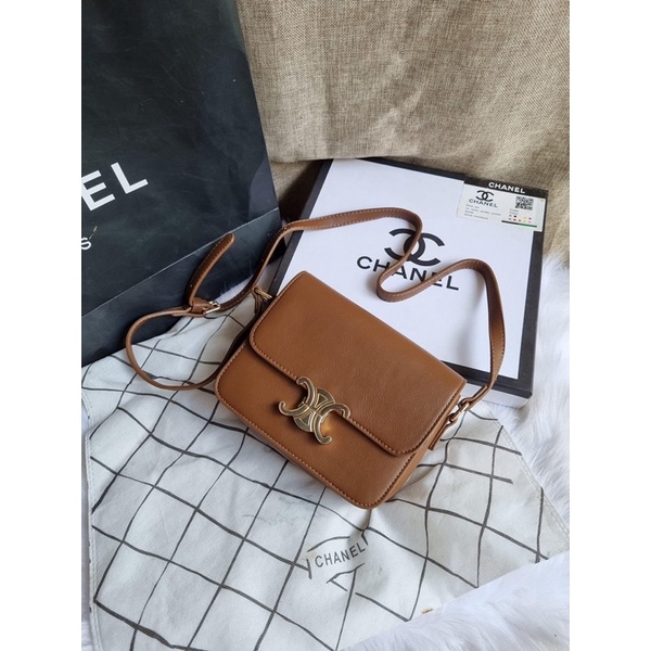 Túi đeo chéo chữ C màu nâu tây size 20cm sang chảnh