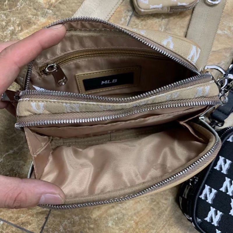 Túi đeo chéo mlb