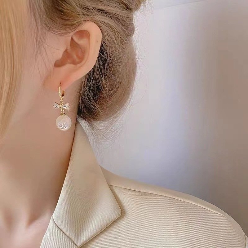 Bông tai ngọc trai nhân tạo hình nơ đính đá pha lê phong cách hiện đại Mely H99