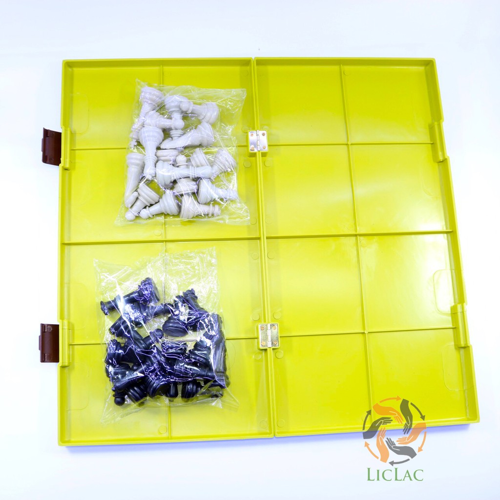 Bộ đồ chơi Cờ Vua bằng nhựa Trung Lê - Cờ vua quốc tế Kèm bàn cờ ( Made in Việt Nam ) - LICLAC
