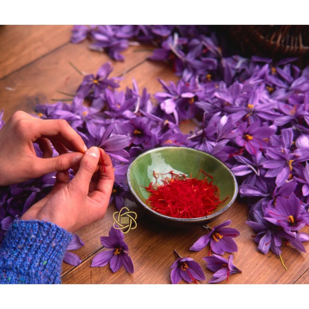 Nhụy hoa Huệ Tây, saffron chăm sóc sức khỏe và vẻ đẹp người phụ nữ