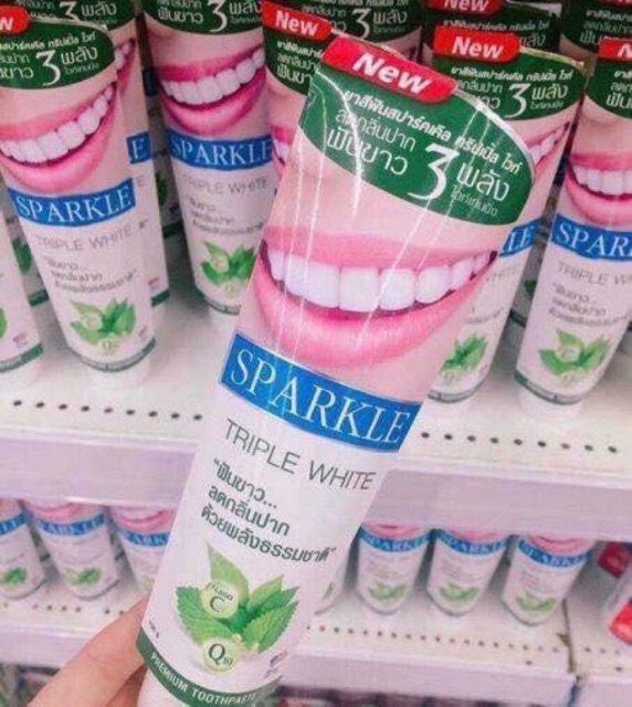 Kem đánh răng Triple White của Sparkle