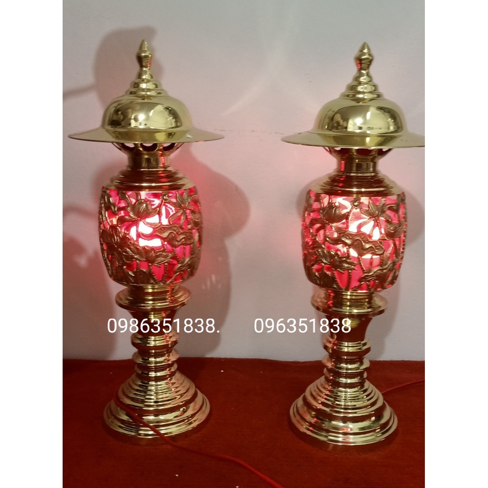 Đôi đèn thờ bằng đồng nguyên chất, đèn điện thờ bằng đồng màu vàng ánh kim cao 32cm