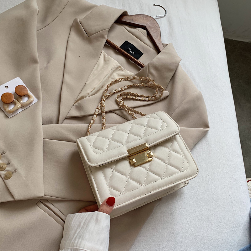 Túi Đeo Vai Phối Dây Xích Đính Kim Cương Giả Sang Trọng Dễ Phối Đồ