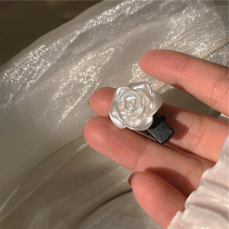 Kẹp tóc Bell Mew hoa hồng trắng mini đáng yêu  TOC51