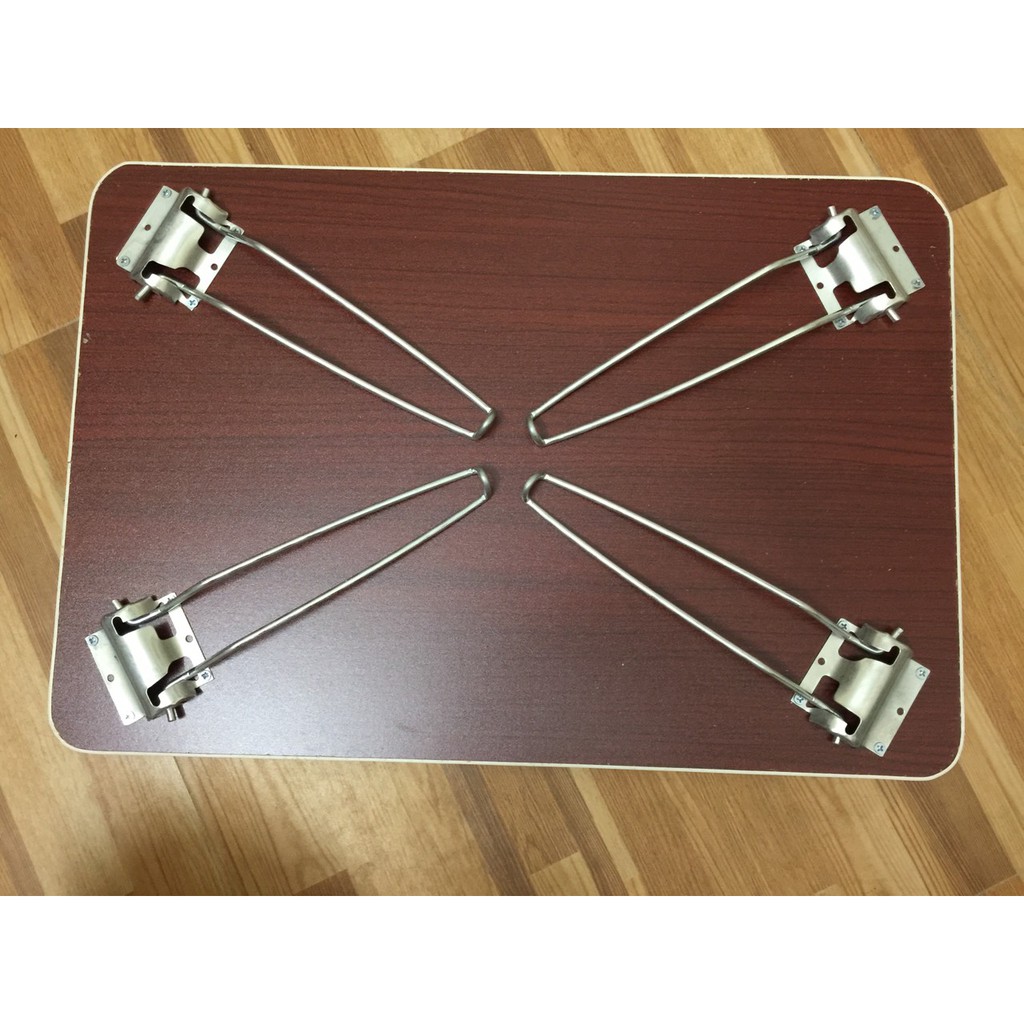 Bàn gấp chân bóp sắt mạ trắng Gem Decor