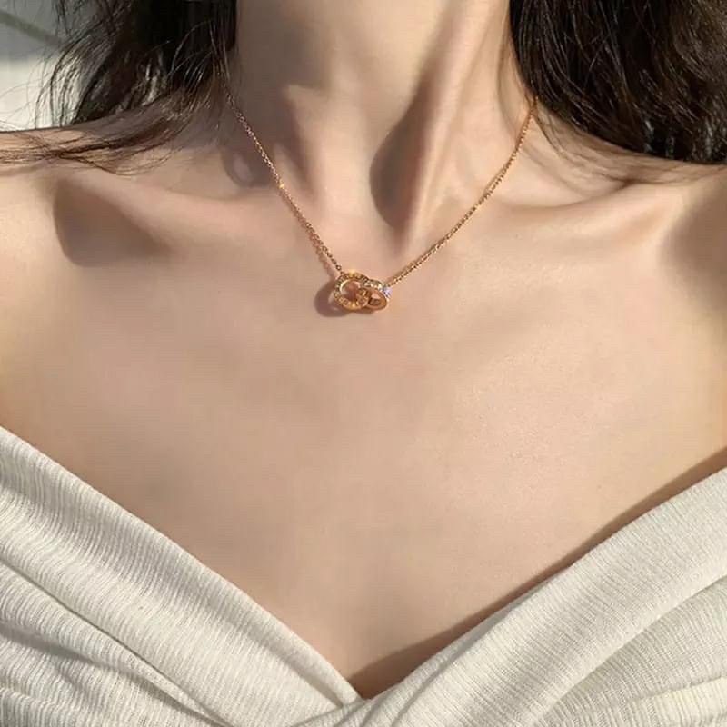 Dây chuyền titan số la mã hot trend mạ vàng ko đen