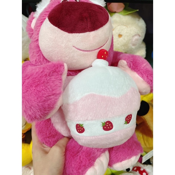 Losto cầm bánh sinh nhật🎂