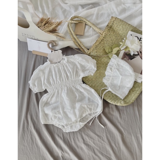 Đồ bộ liền thân em bé + nón hoa cúc nhí vân nổi Nanci room