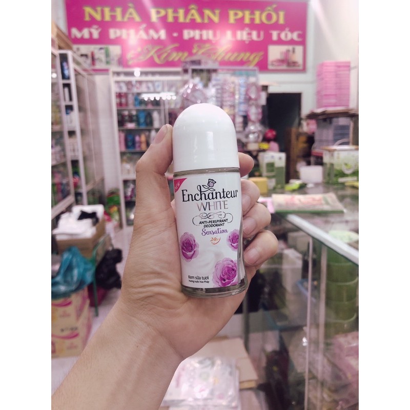 Lăn khử mùi trắng da Enchanteur White 24h