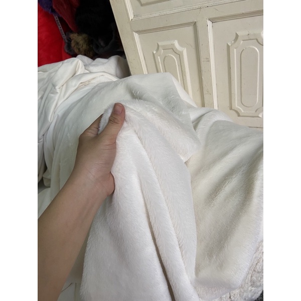 Thảm lông chụp hình - trải bàn trang điểm lông mịn - không đế chống trơn và may viền