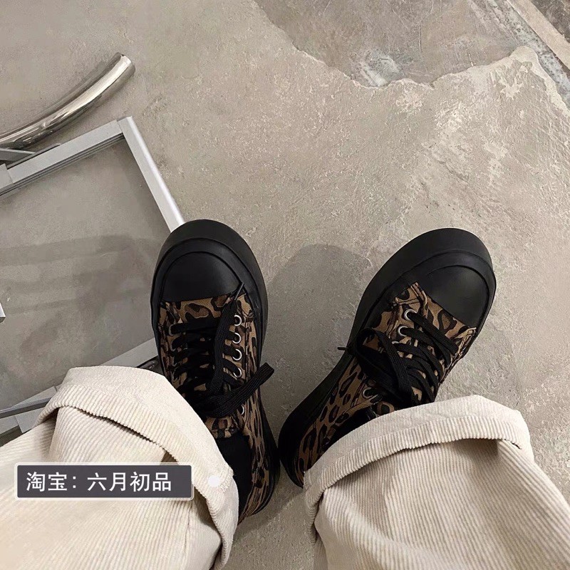 Giày thể thao độn đế da báo đế đen