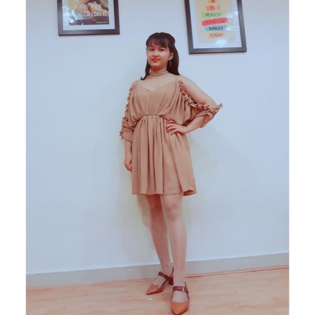 Jumsuit màu nude tay kiểu siêu xinh [Thanh lý giá hạt dẻ-Mới 90%]