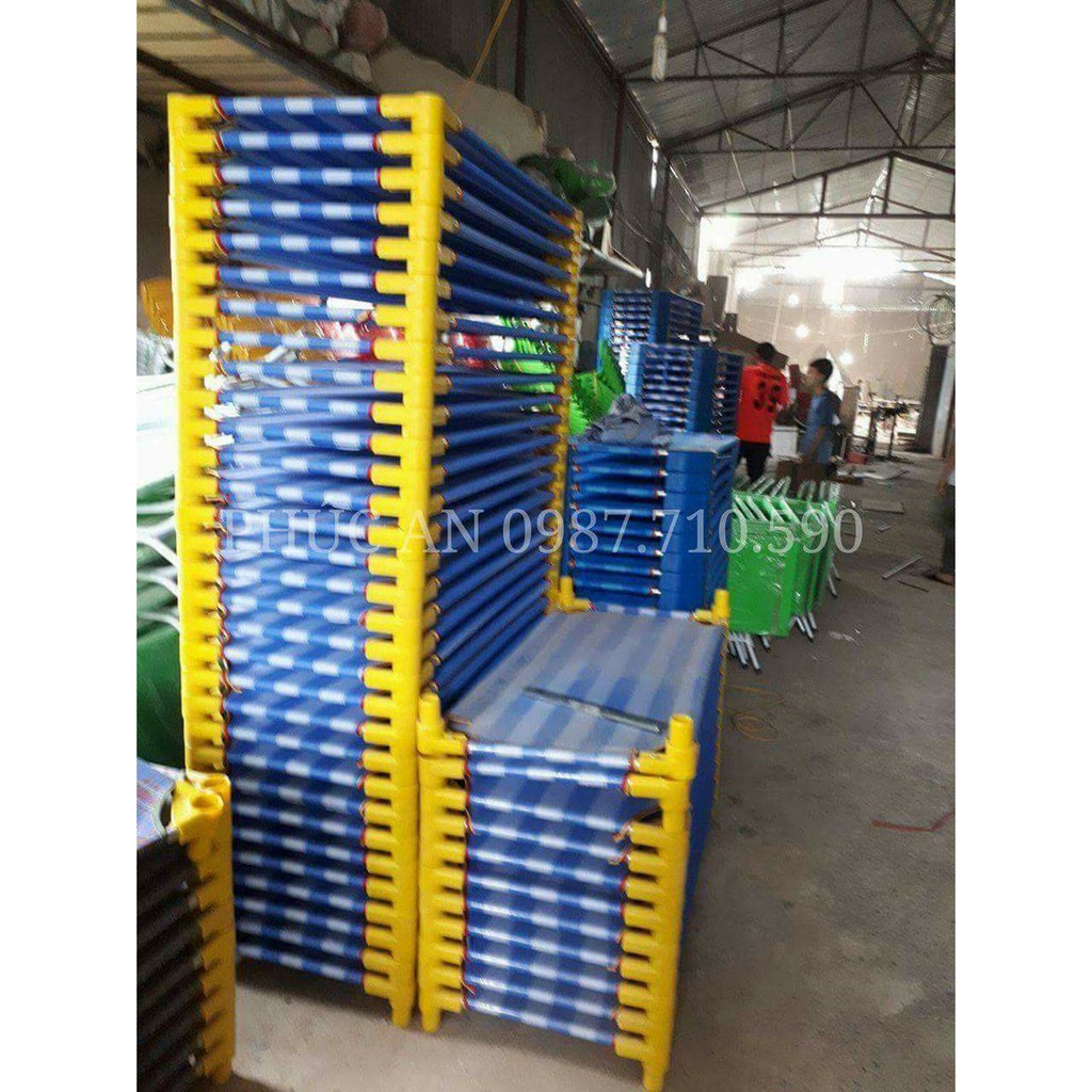 Giường lưới chân tròn