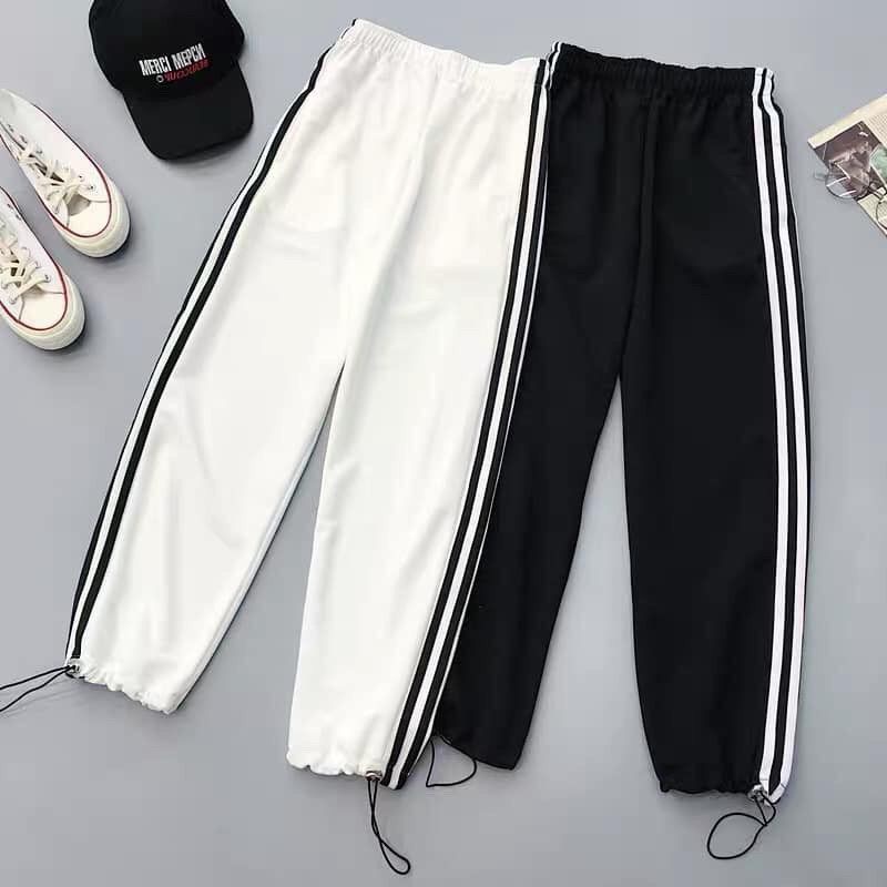 Quần jogger thể thao 3 sọc vải mịn form ống rộng unisex nam nữ để suông hoặc có dây rút