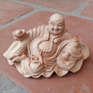 Tượng di lặc để xe ô tô gỗ xá xị thơm nức