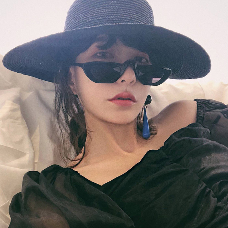 Kính mát gọng nhỏ phong cách hip hop cá tính thời trang