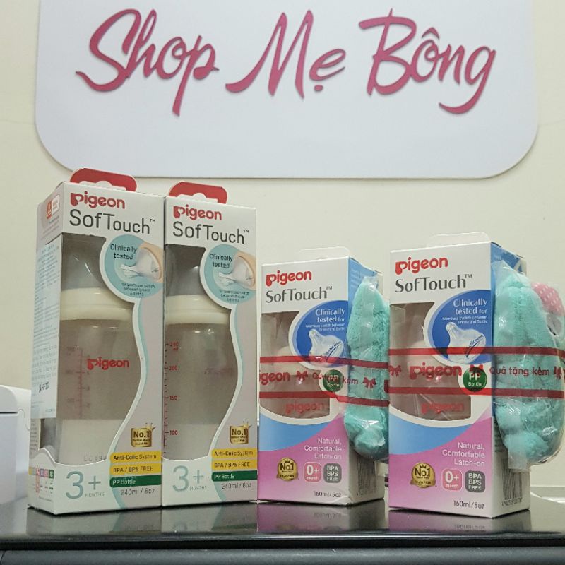 Bình sữa Pigeon Softouch cổ rộng dung tích 160ml/240ml