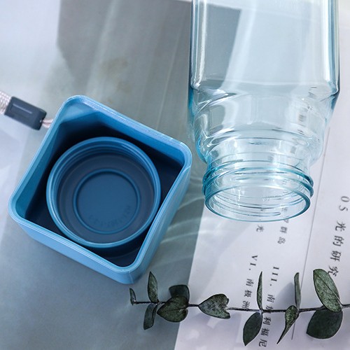 Bình nước nhựa vuông 550ml chống tràn