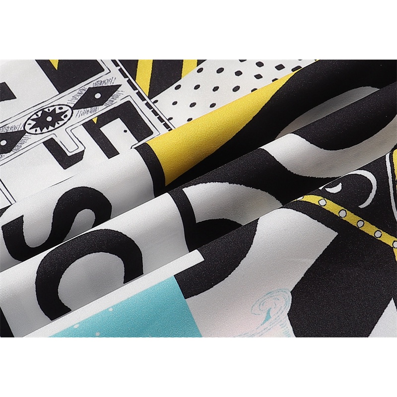 Áo Sơ Mi Versace Tay Ngắn Dáng Rộng In Chấm Bi Phối Màu Tương Phản Cá Tính