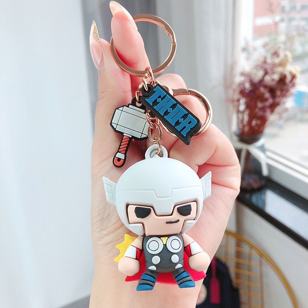 BERNARDO Gifts Marvel's The Avengers Keychain Pendant Key Ring Animation Peripheral Miniatures Captain America Fashion Jewelry Scultures Marvel Legends Avengers Figurine Model