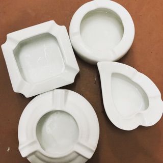 Thanh lý Gạt tàn  thuốc là sứ trắng bát tràng