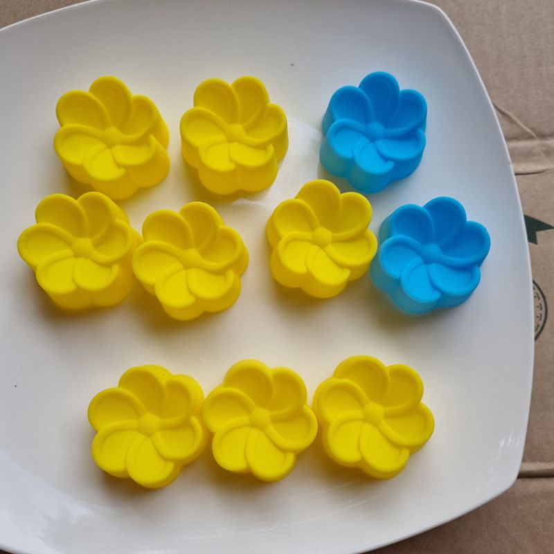 Set 10 khuôn hoa hồng cúc đào sen tim lá 5cm silicon làm bánh xu xê thạch rau câu bánh da lợn