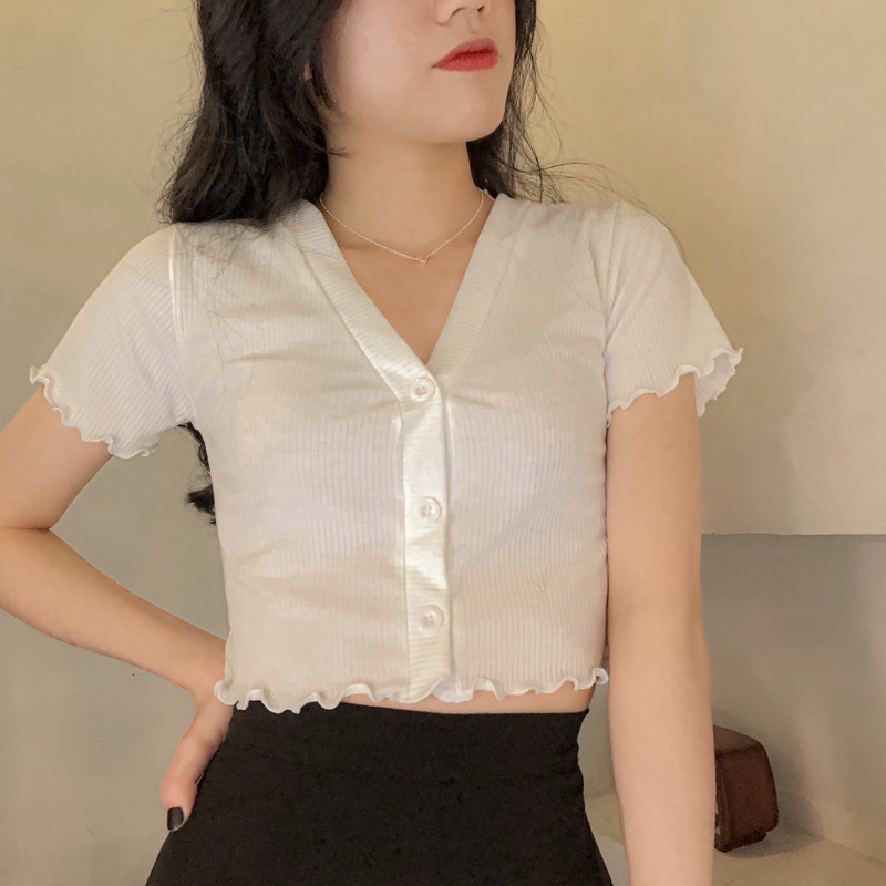 [Mã WASTUP giảm 10% tối đa 30K đơn 99K] 🍓🍓Áo Croptop cổ V 3 nút viền cuốn biên📷 Ảnh shop tự chụp📷 | BigBuy360 - bigbuy360.vn