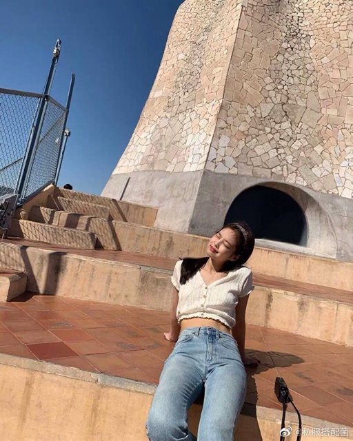 Áo thun áo len mỏng mùa hè cổ v áo croptop Jennie Blackpink M28 | BigBuy360 - bigbuy360.vn