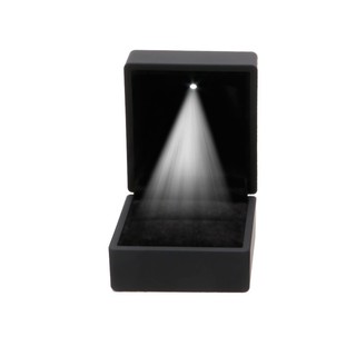 Hộp nhẫn đính hôn có đèn LED độc đáo