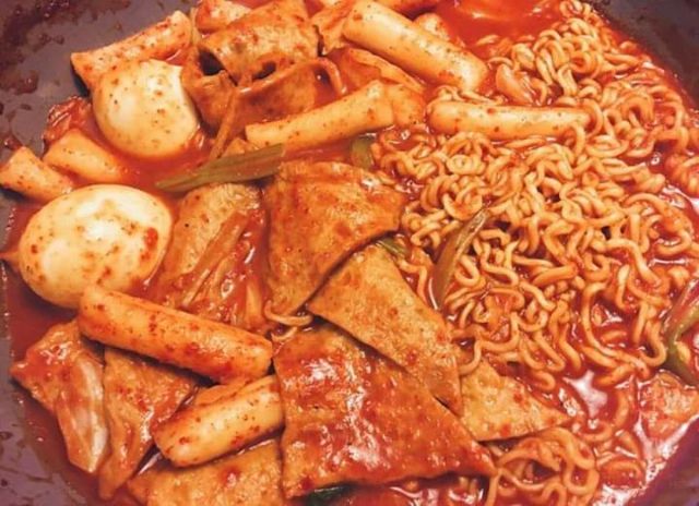 Lẩu ToKBoKKi | BigBuy360 - bigbuy360.vn