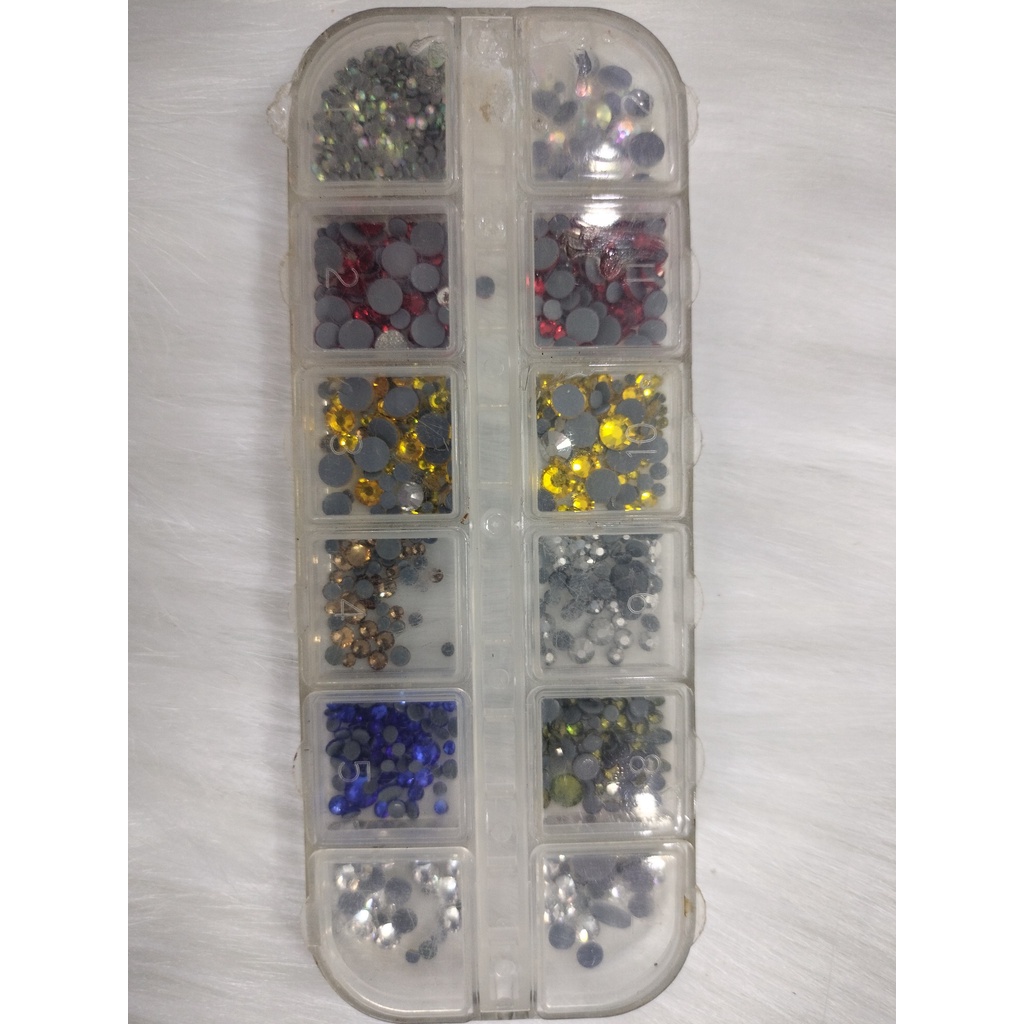 Đá đính móng 12 ô lấp lánh