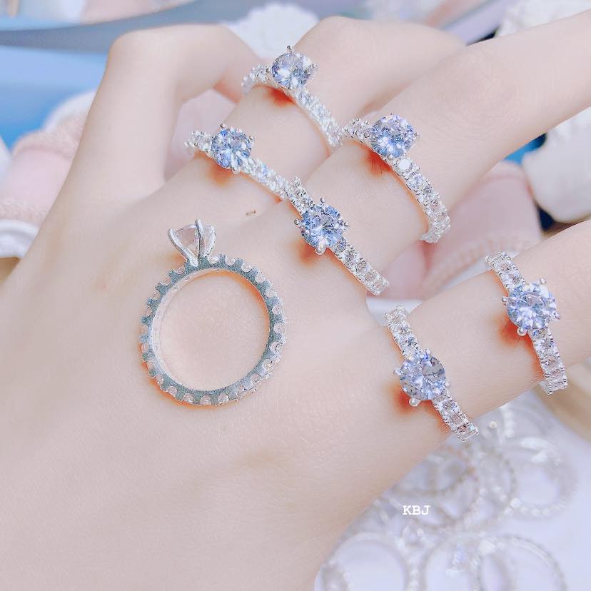 Nhẫn tròn full đá cao cực xinh bạc ta