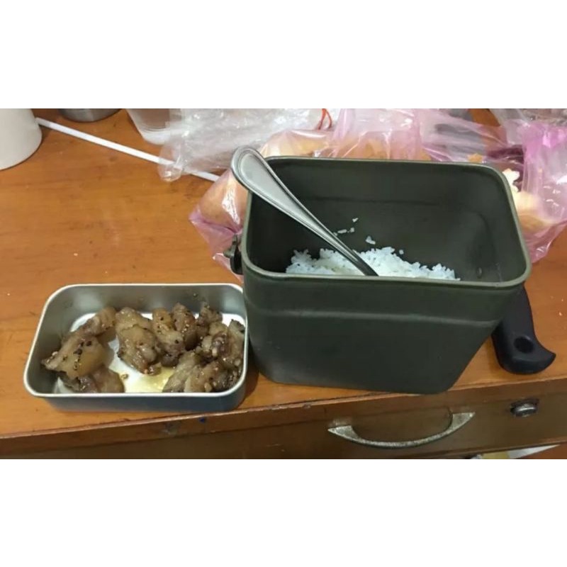 Cà mèn xưa, ănggo, cặp lồng nhôm lưu kho chưa sử dụng dùng mang cơm, đựng thực phẩm hoặc sưu tầm kỷ vật